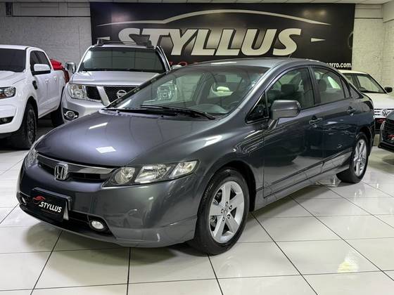 HONDA CIVIC 1.8 LXS 16V FLEX 4P AUTOMÁTICO HONDA CIVIC 1.8 LXS 16V FLEX 4P AUTOMÁTICO